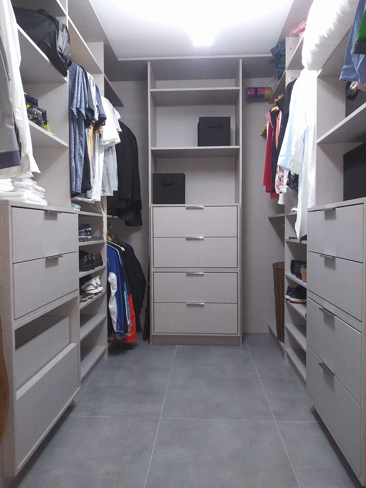 Custom Walk in Closet Organizers Miami decocloset