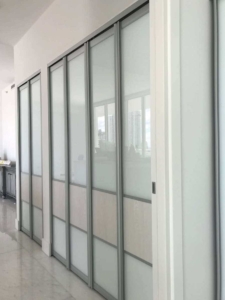 BF17 - Double Bifold Door White Glass Wood Color