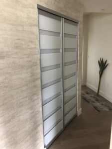 ACPD-10- AC Pivot Door – White Glass – Silver Frame
